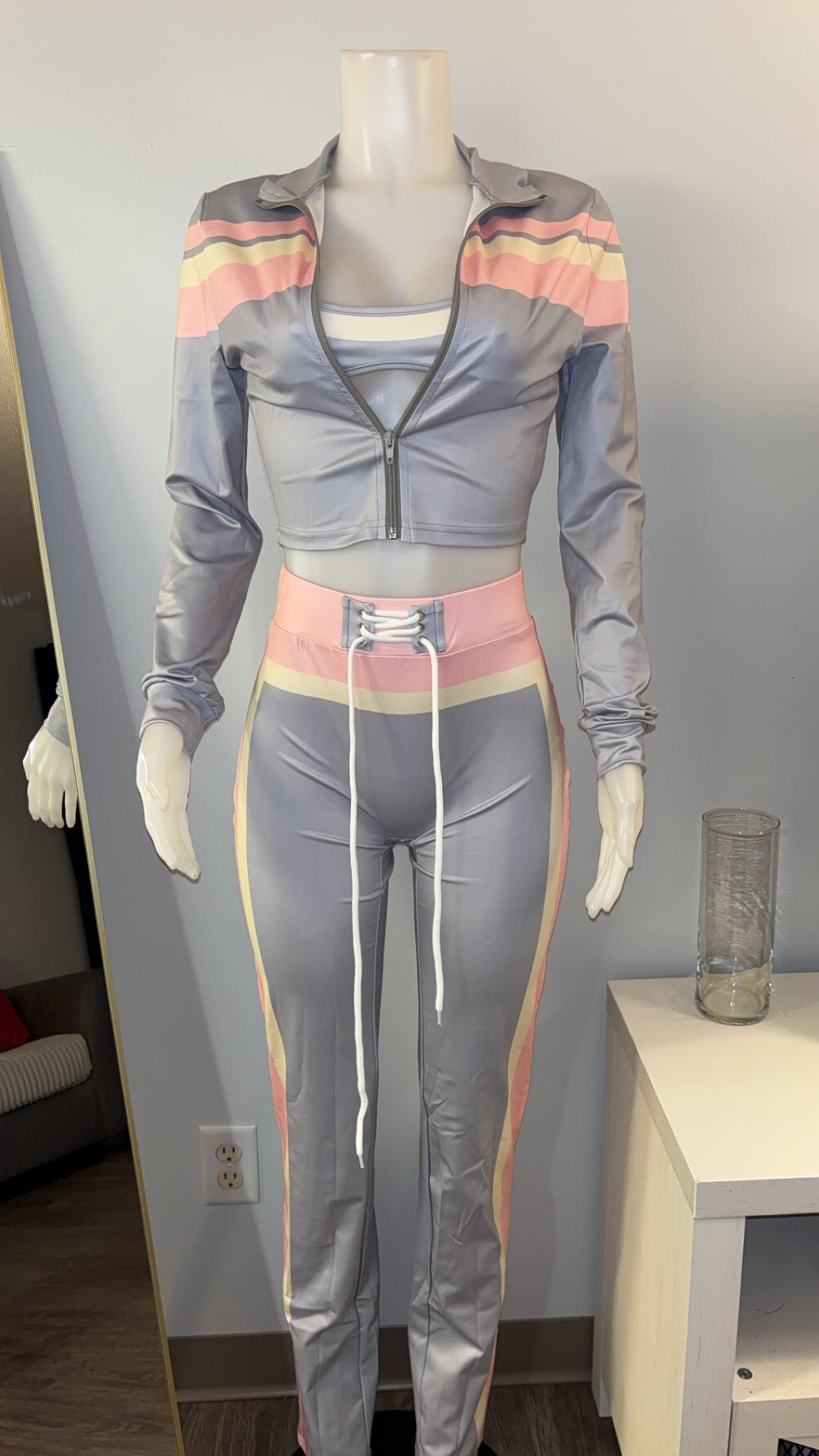 Track ⭐️ Set in Gray