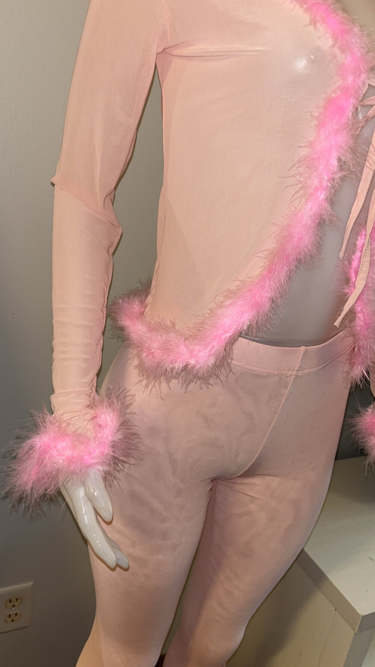 Main Attraction Feather Set in Pink