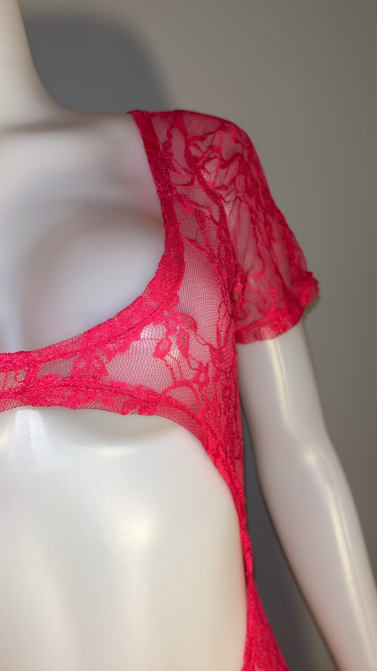Capri Lace Romper in Rose