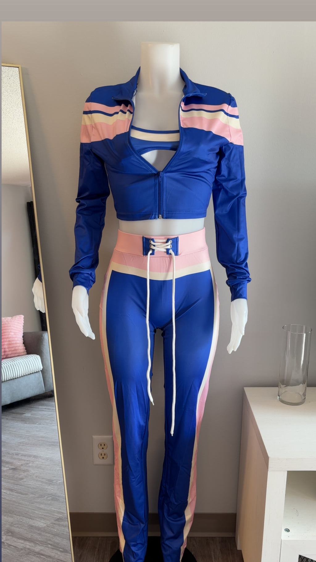 Track ⭐️ Set in Blue