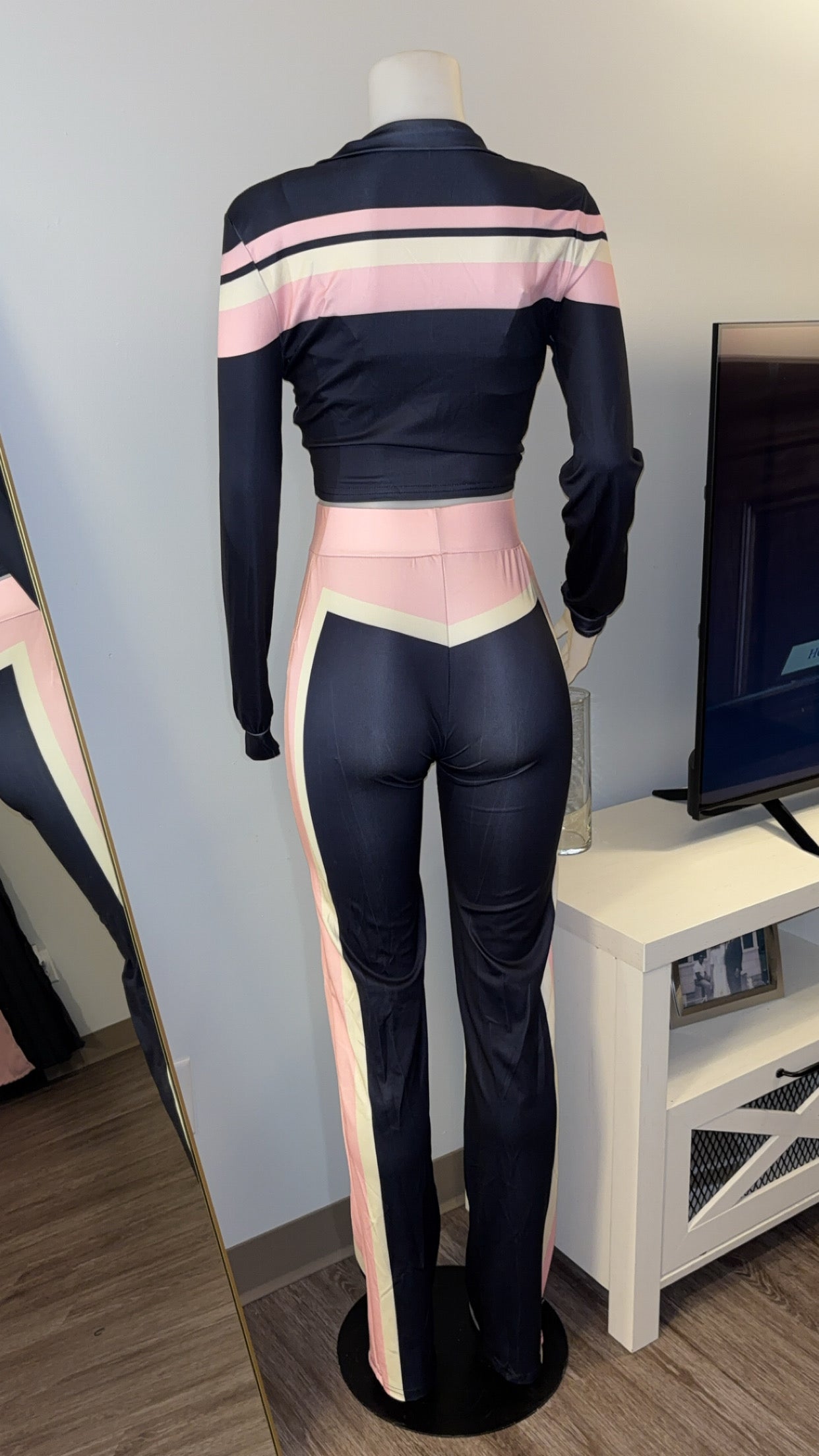 Track ⭐️ Set in Navy