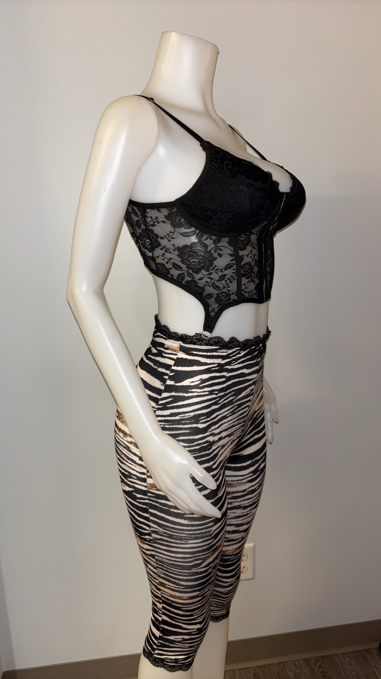 Z Corset Capri Set