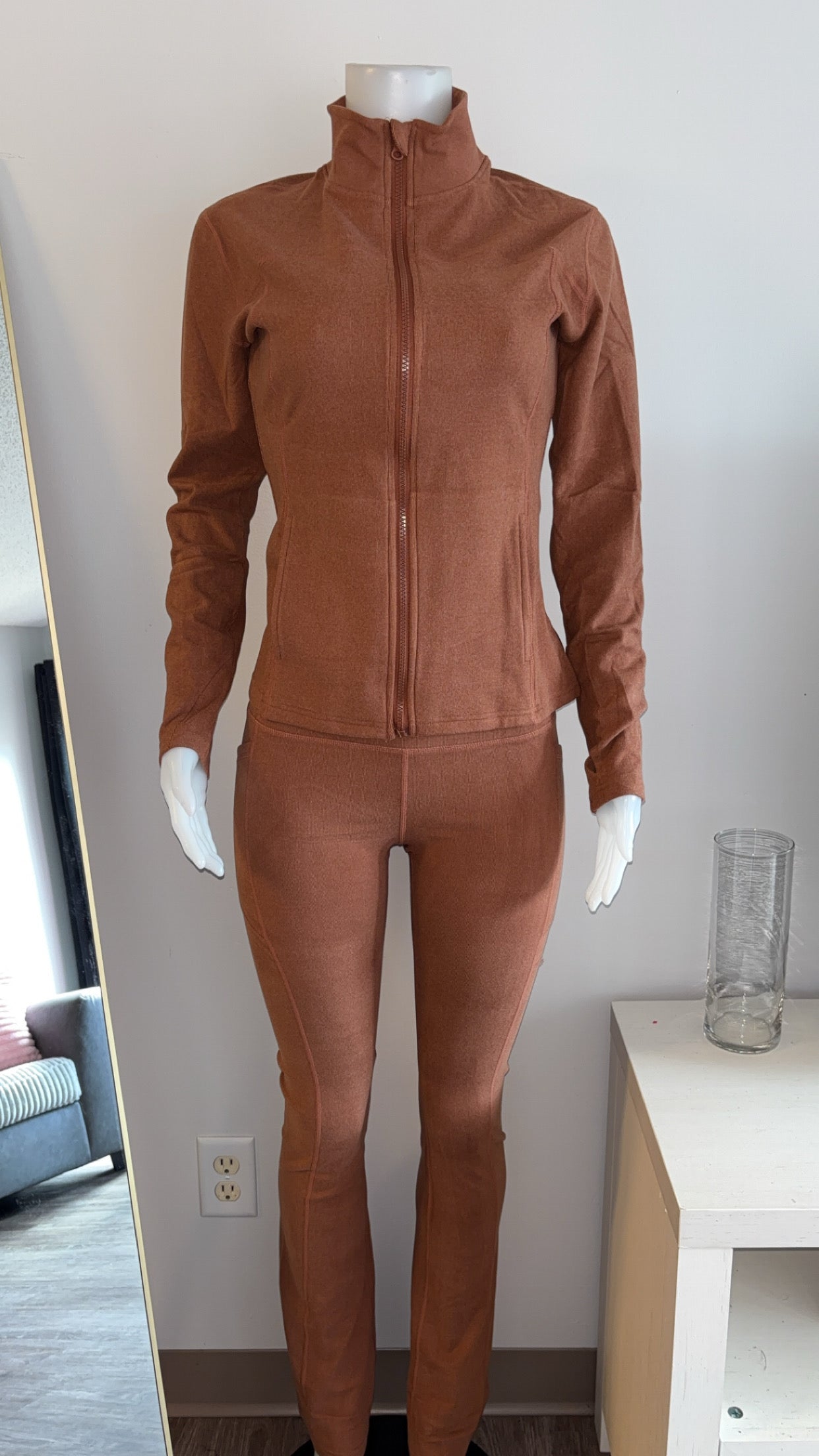 Dej Fleece Set in Brown