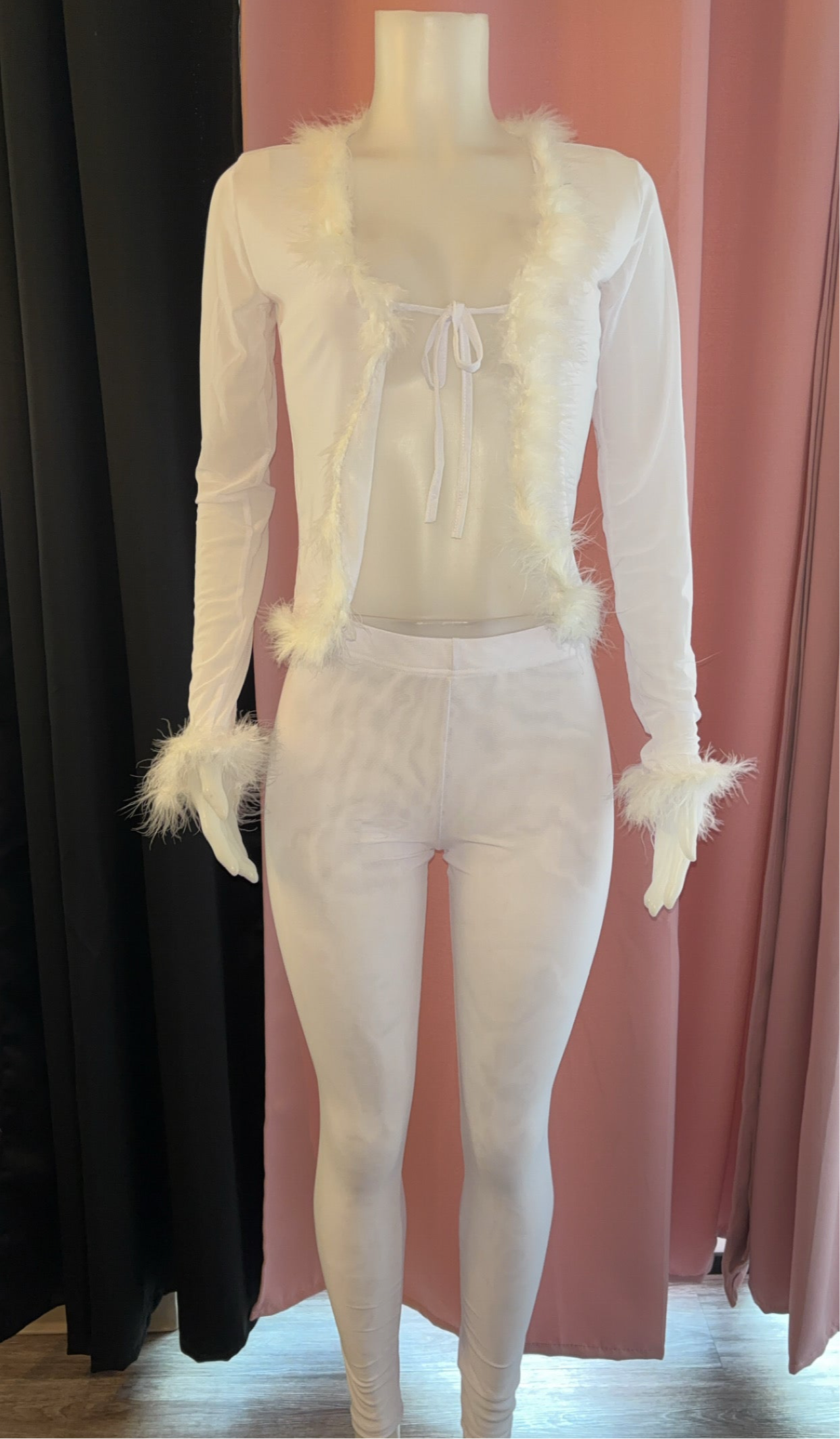 Main Attraction Feather Set in White