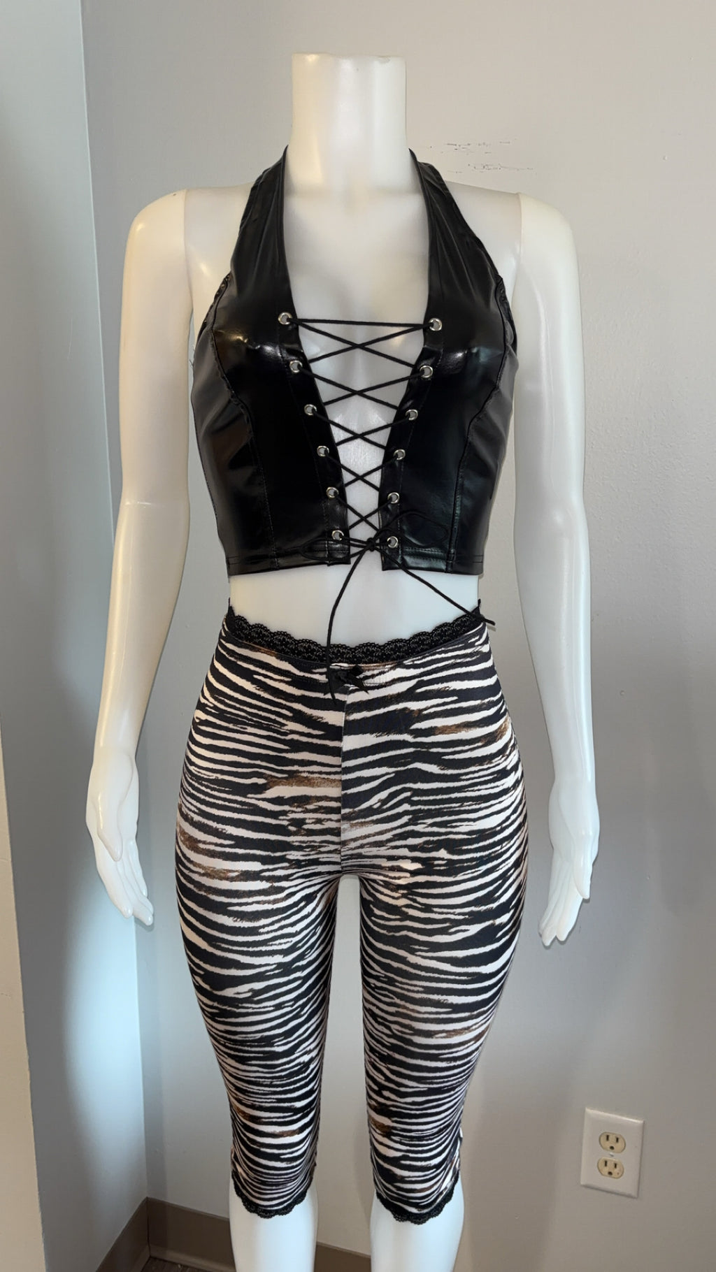 Ellie Capri Set