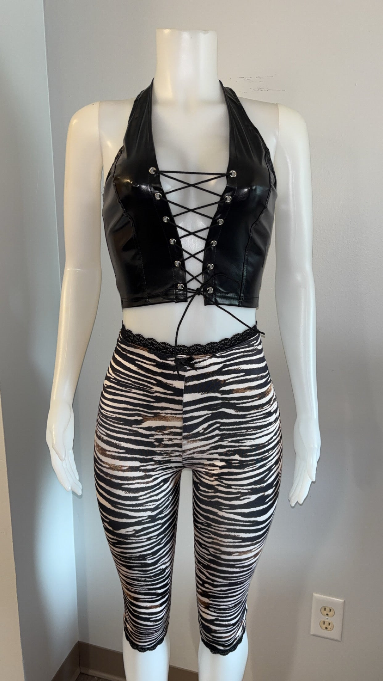 Ellie Capri Set