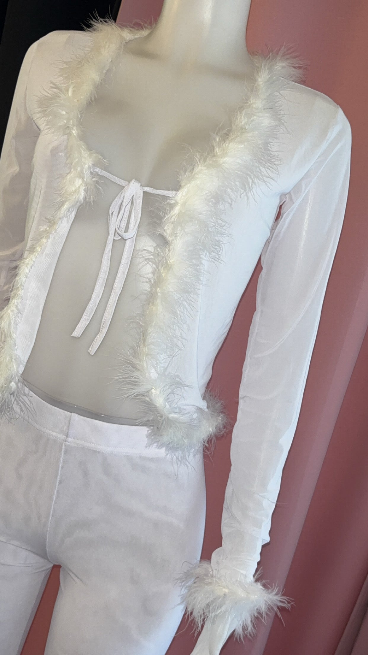 Main Attraction Feather Set in White