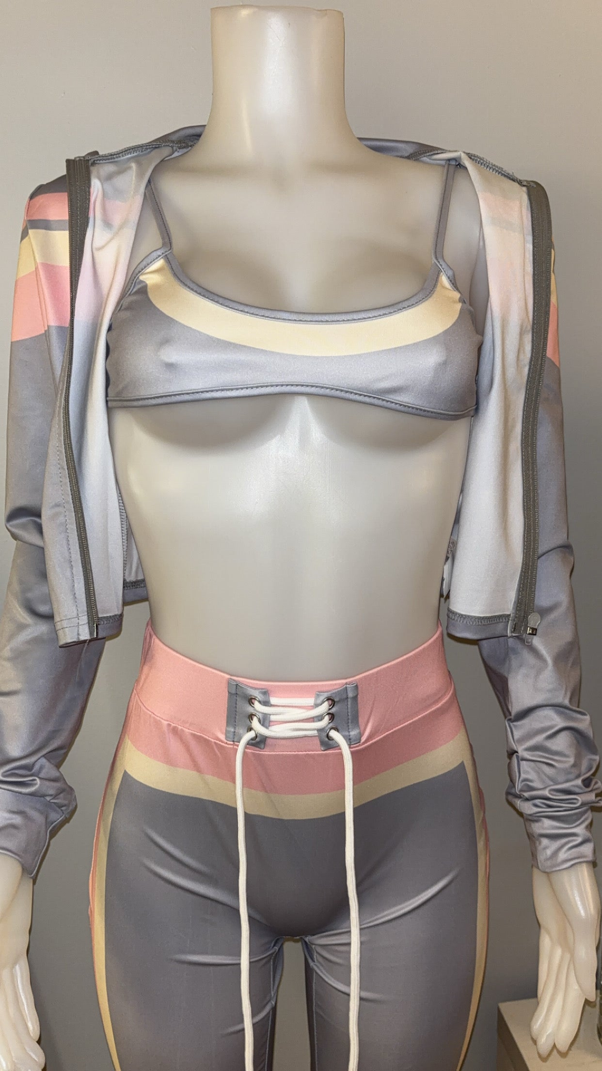 Track ⭐️ Set in Gray