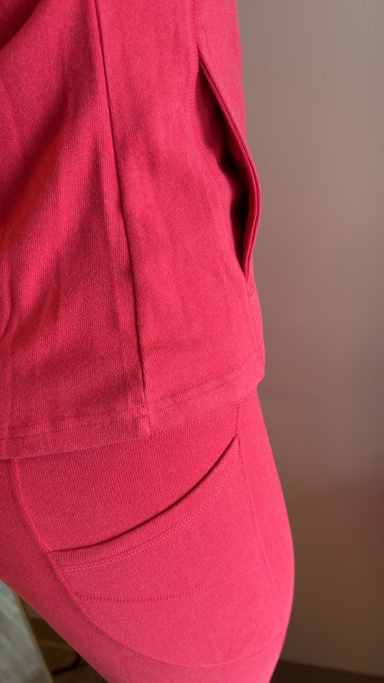 Dej Fleece Set in Hot Pink