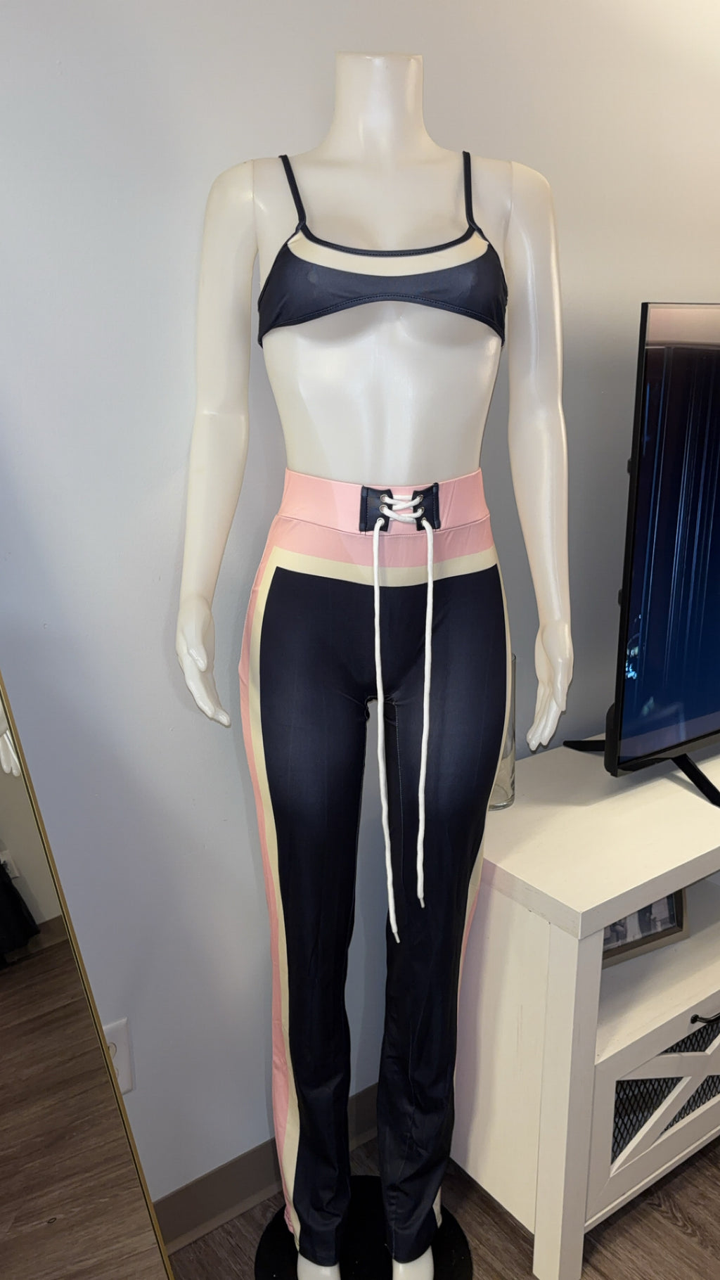 Track ⭐️ Set in Navy