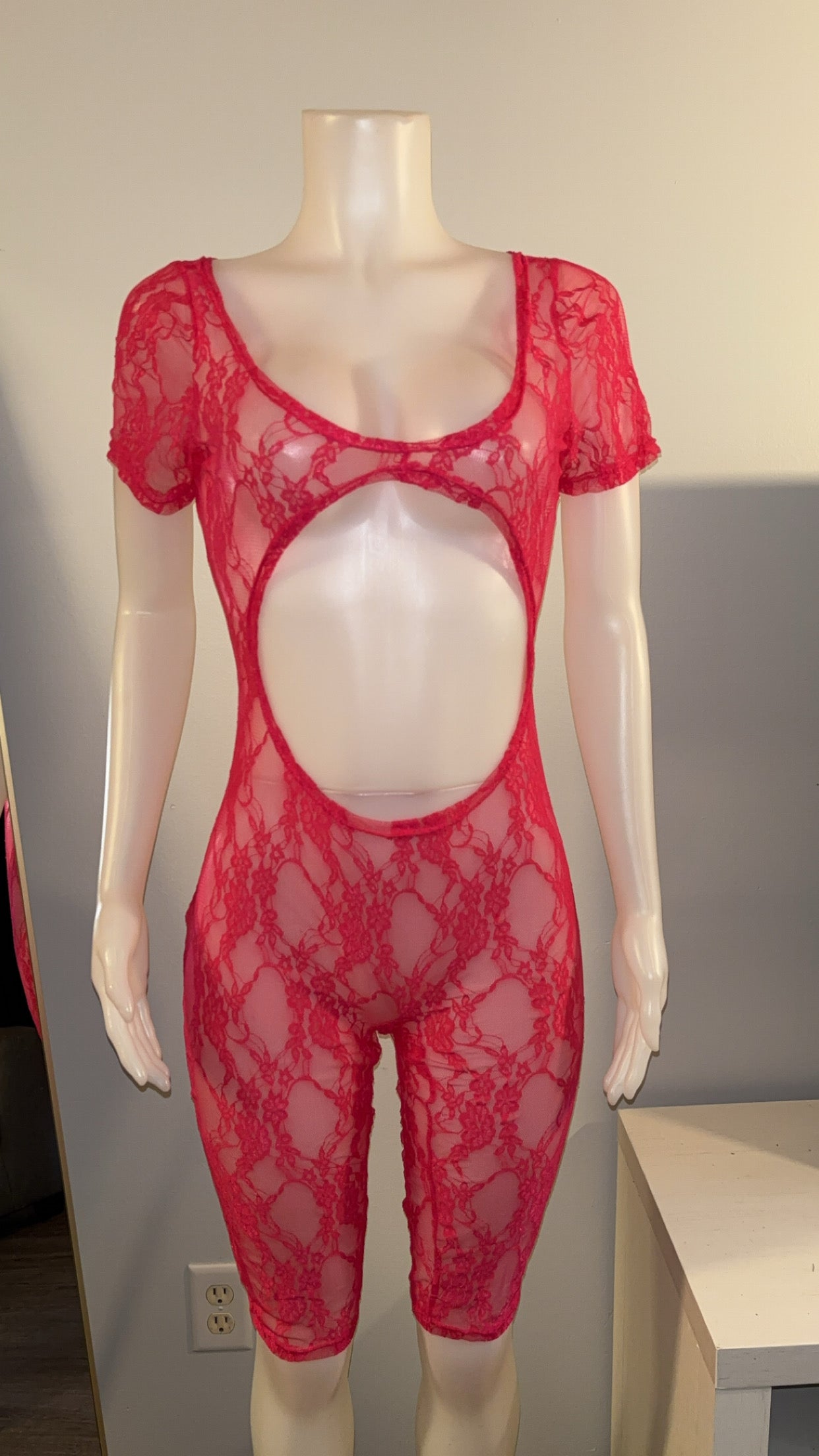 Capri Lace Romper in Rose