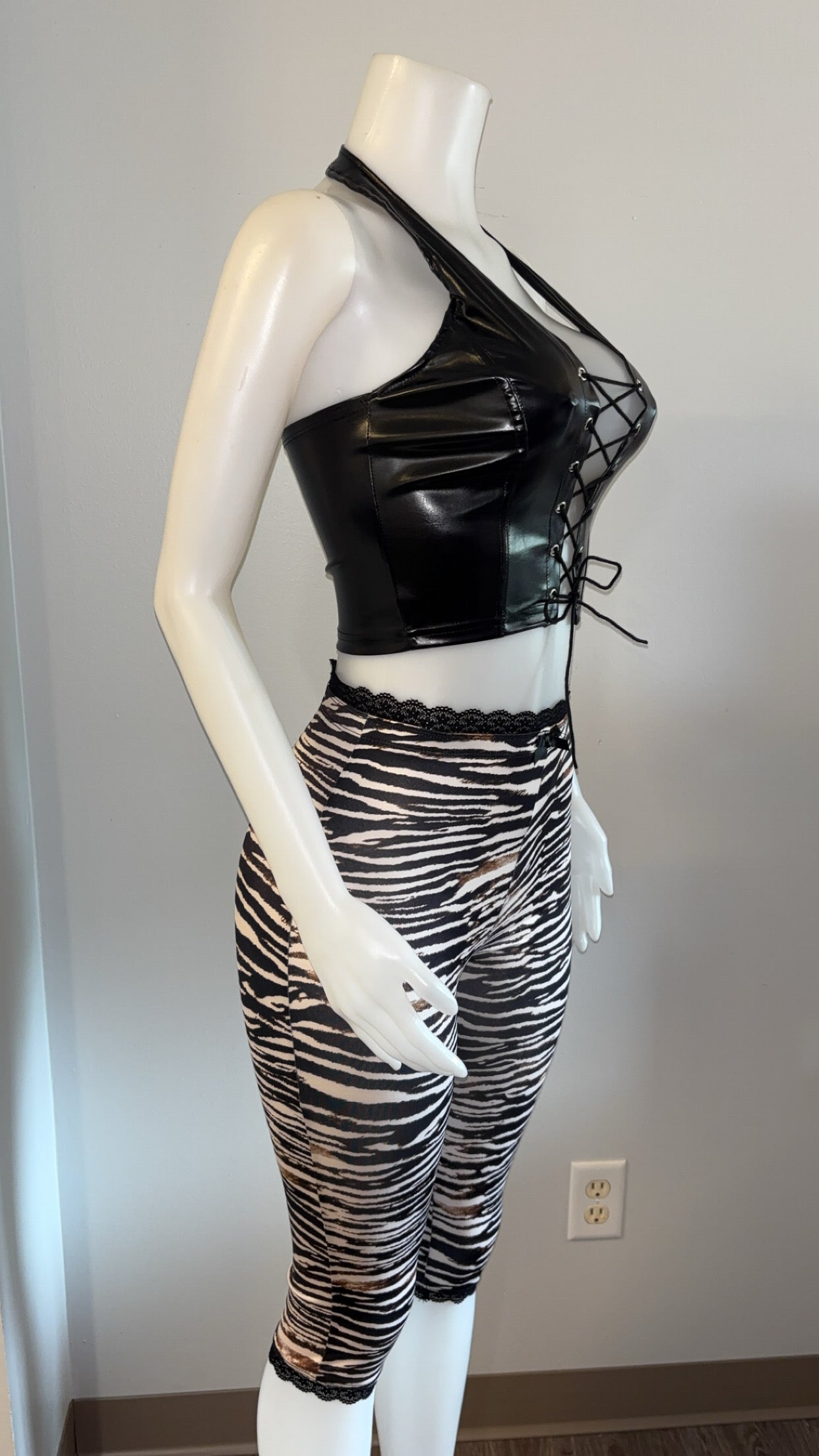 Ellie Capri Set