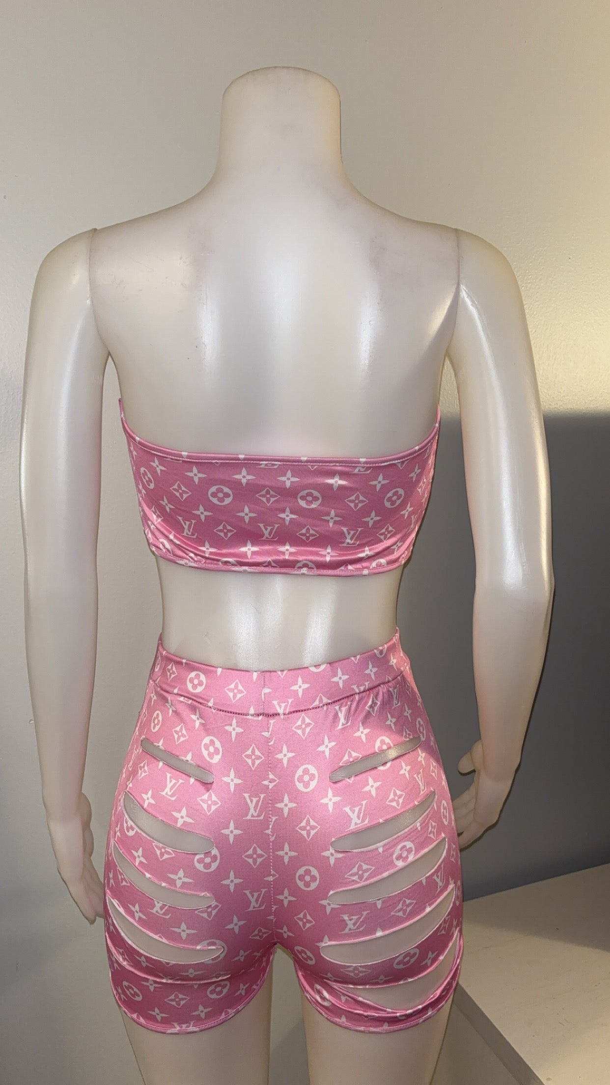 L or V Short Set